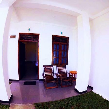 Guitar Bay Hotel Arugam Bay Exterior photo